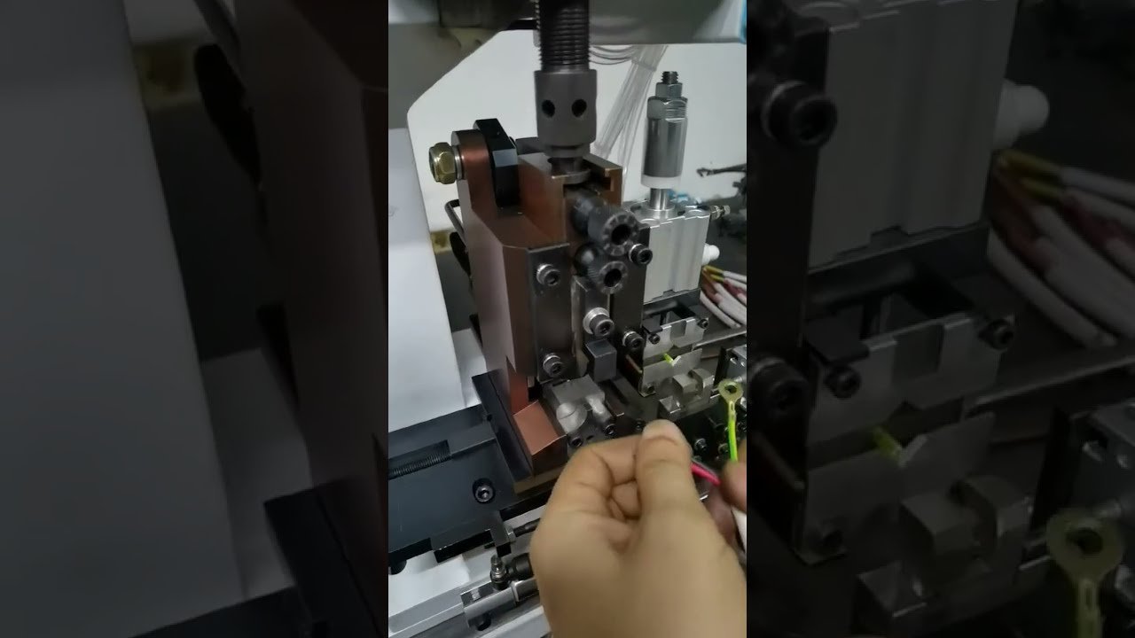 Straight Mold Type Continuous Strip Terminal Stripping and Crimping Machine