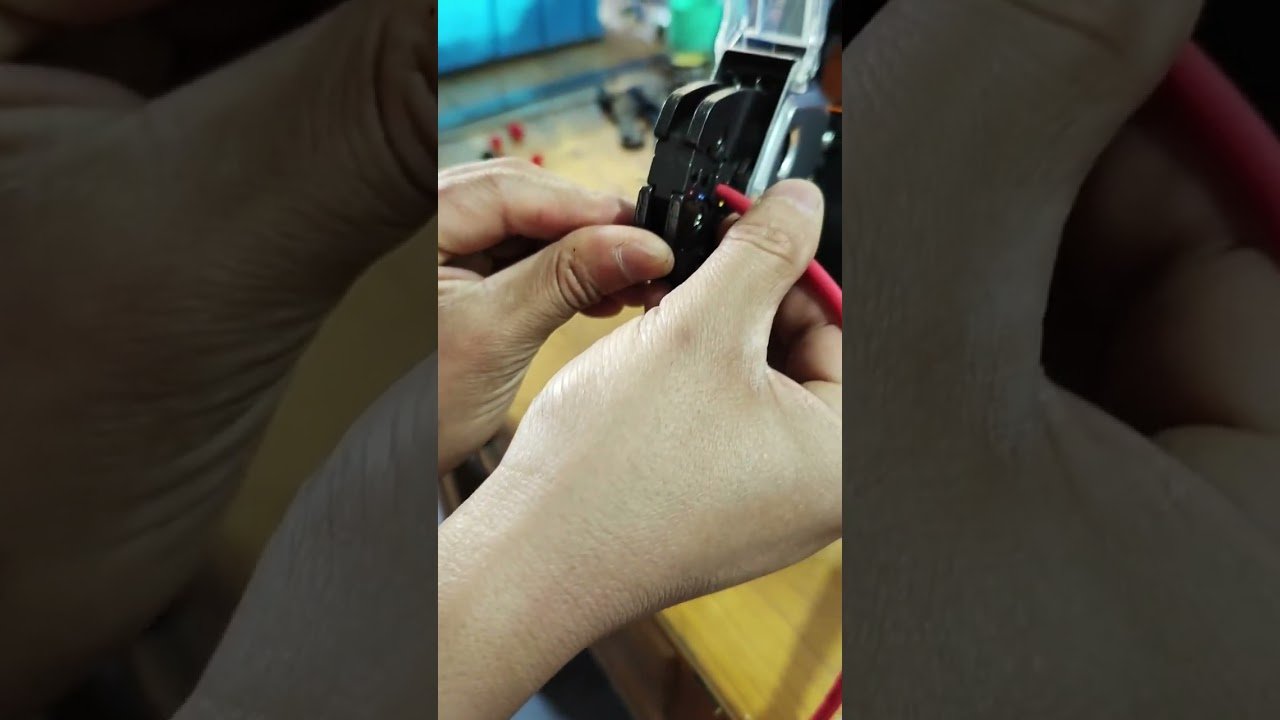 AM-10 Pneumatic Wire Crimper for 6 sq mm Pre-Insulated Terminals