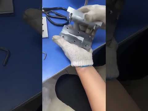 Desktop Semi-Automatic Injection Molding Machine for Tiny Plastic USB and Headphone Cord Molding