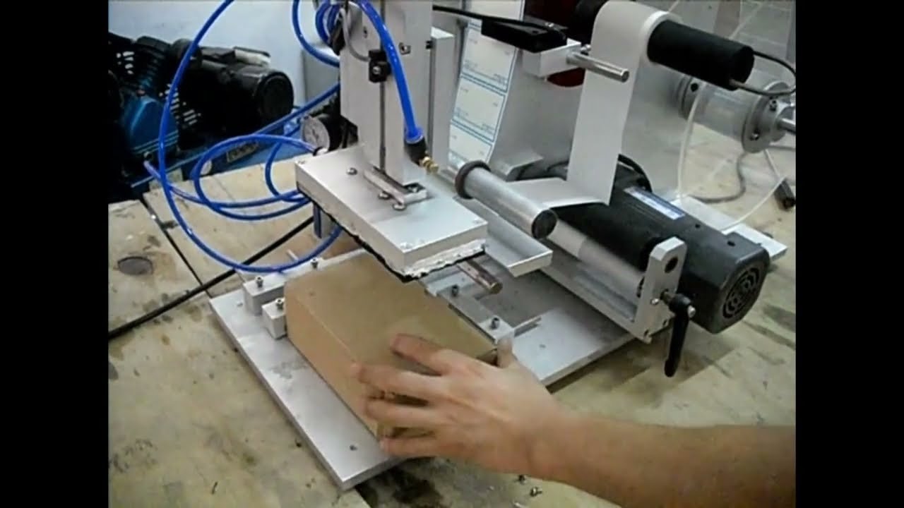 Tabletop Flat Surface Labeling Machine for Flat Bottles | Automatic Labeler