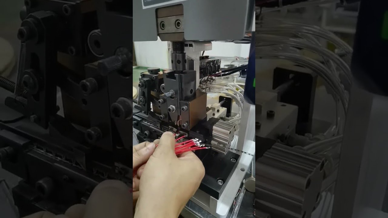 High-Efficiency Wire Stripping and Crimping All-in-One Machine | Factory Automation Equipment
