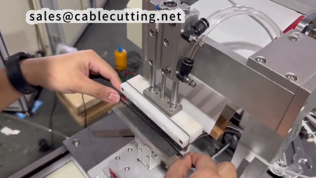 Foam-Sponge Fold-Over Applicator Machine | Automated Packaging Solutions